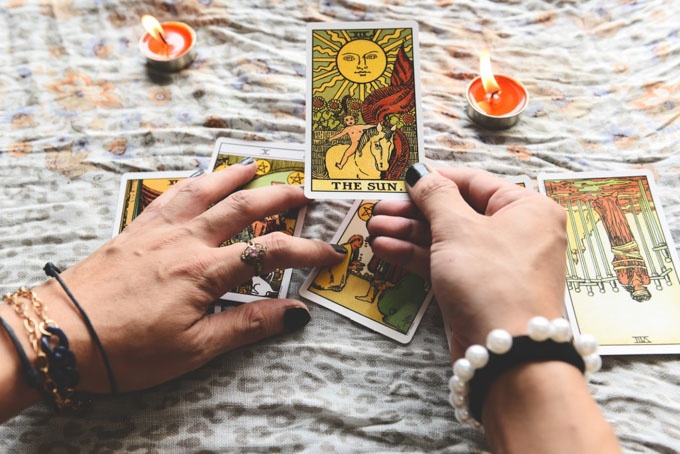 Bói Tarot tình yêu: Hiểu rõ tâm ý đối phương để hạnh phúc