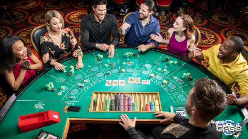 Baccarat là trò cược bên Player/Banker mà anh em đặt cược gần 9 điểm nhất, với lá 2–9 tính theo số, 10 và hình là 0, Át là 1, chỉ lấy chữ số hàng đơn vị