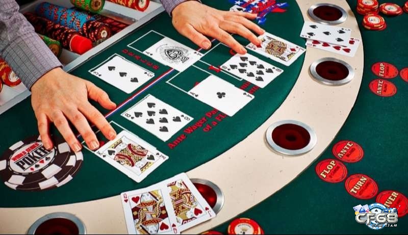 Phạm vi bài thích hợp cho rejam poker phụ thuộc vào nhiều yếu tố