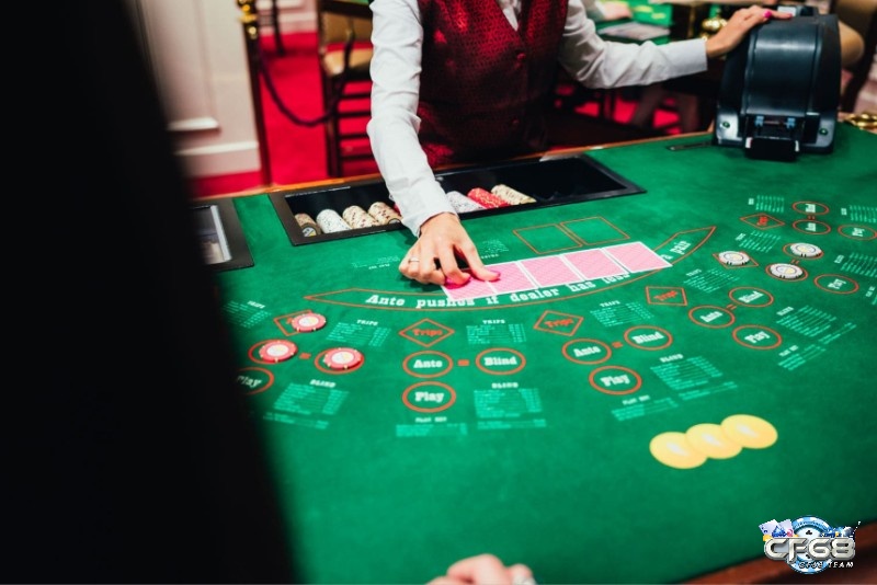 Từng vòng cược từ pre-flop đến river tạo nên kịch bản căng thẳng đầy chiến lược
